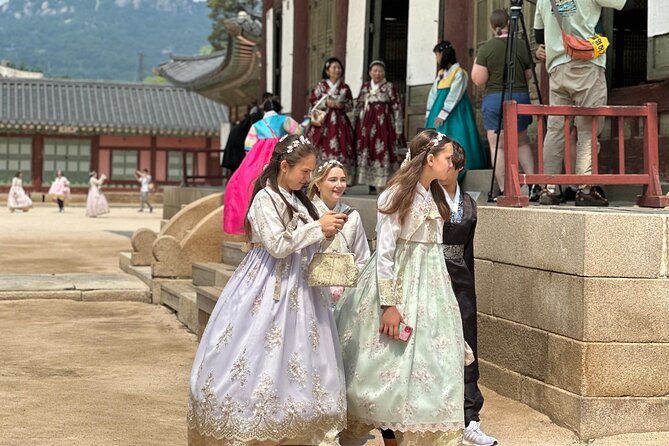 Best Seoul City Tour (Gyeongbokgung Palace,Insadong,Namsan Tower) - The ginseng stop: useful context, limited museum time