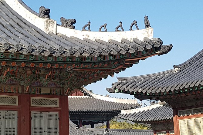 Best Walking Tour to Gyeongbok Palace Bukchon Hanok Village - Bukchon Hanok Village, old houses and steep streets