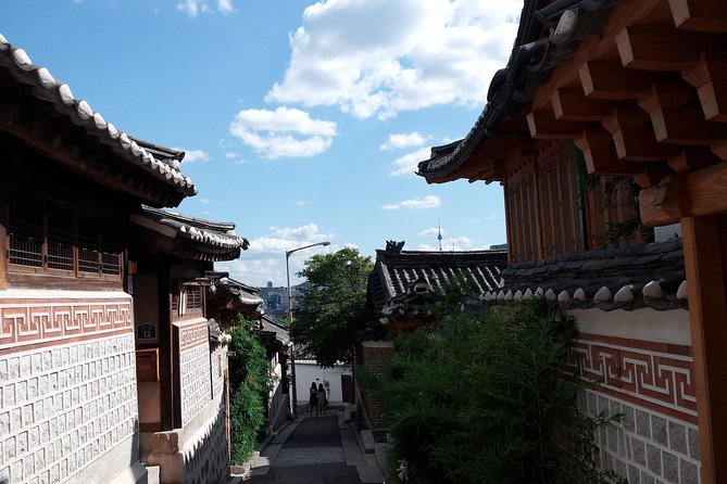 Best Walking Tour to Gyeongbok Palace Bukchon Hanok Village - The National Folk Museum and ordinary Korean life
