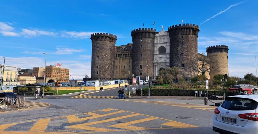 Bourbon Naples: Exclusive guide and Royal Palace pass - Maschio Angioino and the medieval story