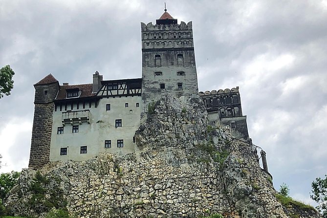 Bran Castle, Peles Castle and Nevermore Academy From Brasov - What your guide adds to the day