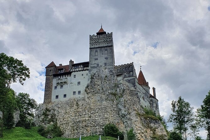 Bran Castle & Peles Castle - Premium Private Tour - What the $288.10 price includes