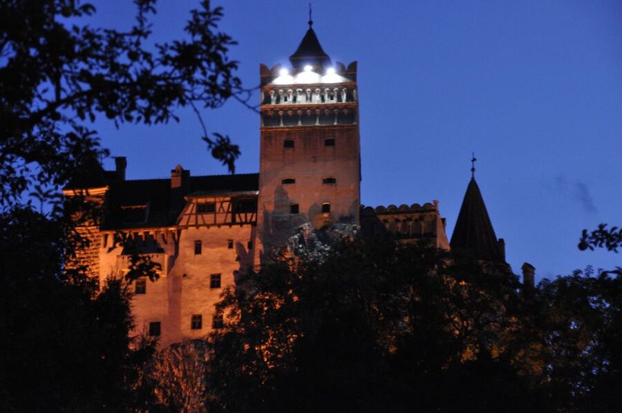 Brasov: Peles Castle, Bran Castle & Rasnov Fortress Day Tour - Bran Castle beyond the Dracula label