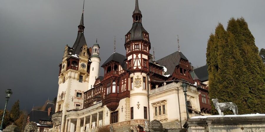 Brasov: Peles Castle, Bran Castle & Rasnov Fortress Day Tour - The drive, guide, and small-group rhythm