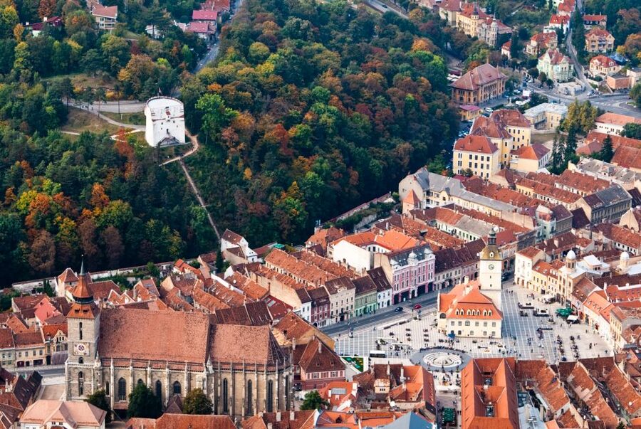 Bucharest: Dracula Castle, Peles Castle & Brasov Guided Tour - Bran Castle and the Dracula question