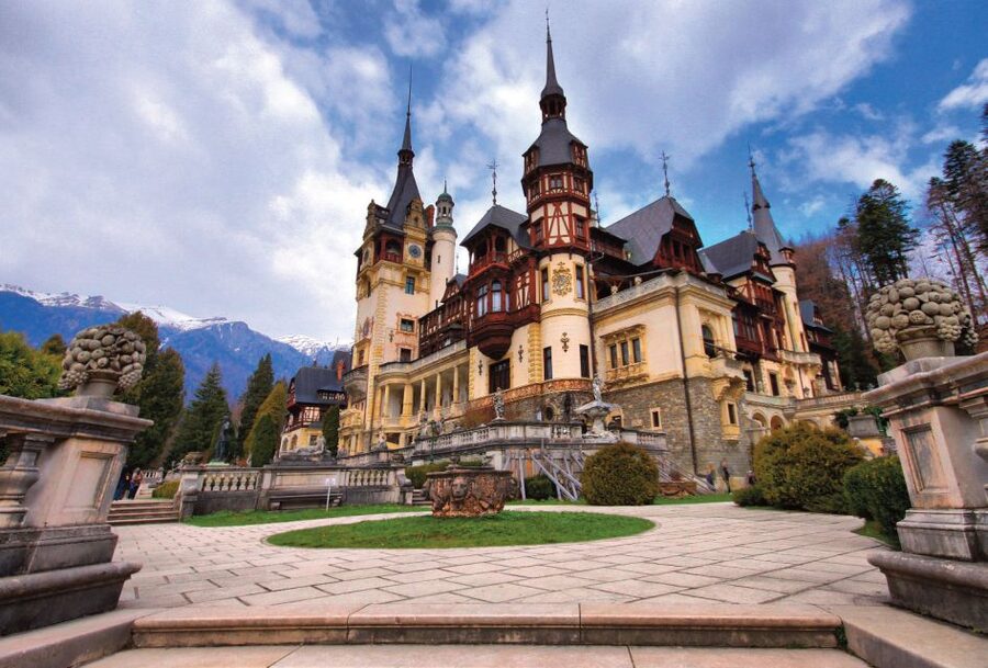 Bucharest: Dracula's Castle, Peles Castle, & Brasov Old Town - Brasov Old Town: the day’s most pleasant surprise