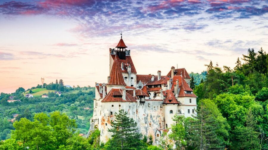 Bucharest: Dracula's Castle, Peles Castle, & Brasov Old Town - How the timing really feels