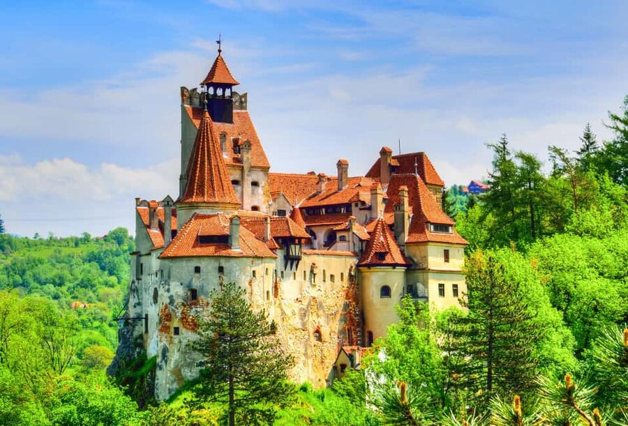 Bucharest: Peles Castle, Bran Castle & Brașov Day Tour - A long day with three very different faces of Romania