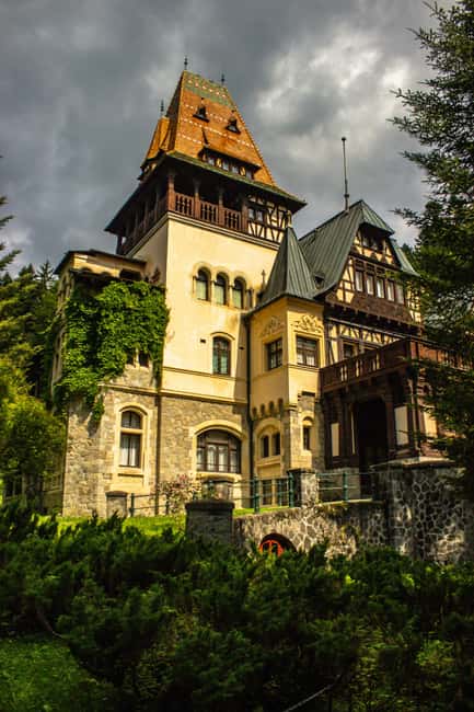 Bucharest: Peles Castle, Bran Castle & Brașov Day Tour - Is $31 good value?