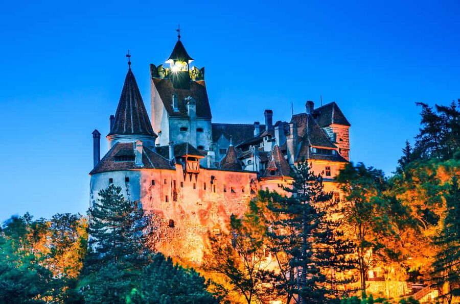Bucharest: Peles Castle, Bran Castle & Brașov Day Tour - Peleș Castle, Romania’s ornate royal retreat