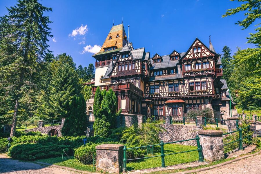 Bucharest: Peles Castle, Bran Castle, & Brasov Full-Day Tour - Peles Castle: Romania’s royal showpiece