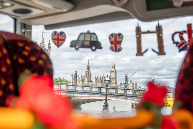 Buckingham Palace & Afternoon Tea Sightseeing Tour with PG Tips - Walking from Victoria Station to the palace