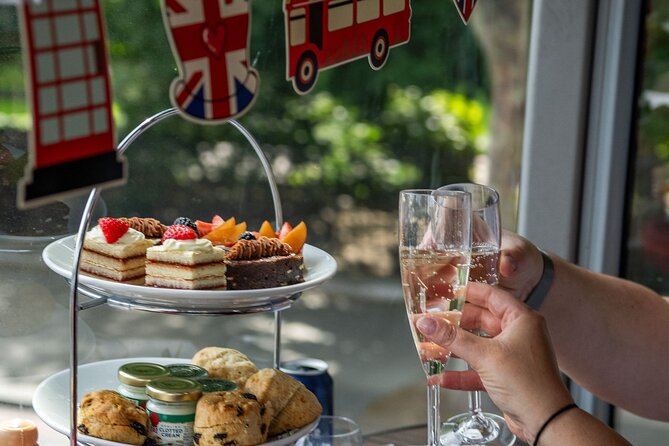Buckingham Palace & Afternoon Tea Sightseeing Tour with PG Tips - Entering Buckingham Palace at 4:15 PM