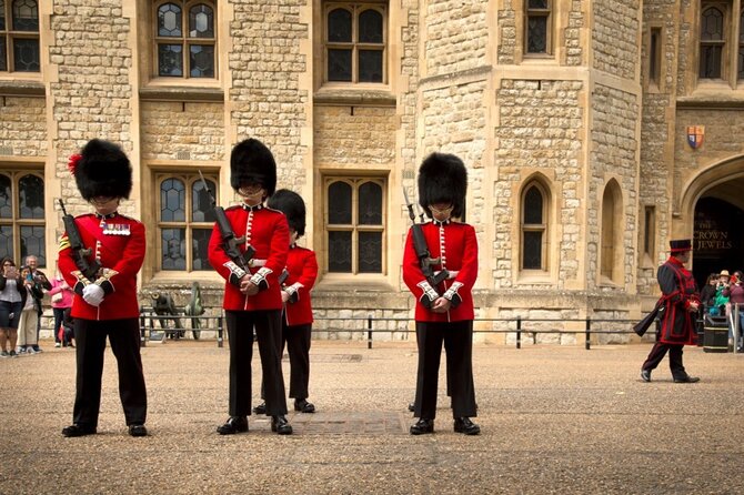 Buckingham Palace & Changing of the Guard Experience - Westminster Abbey and the tour’s useful finish