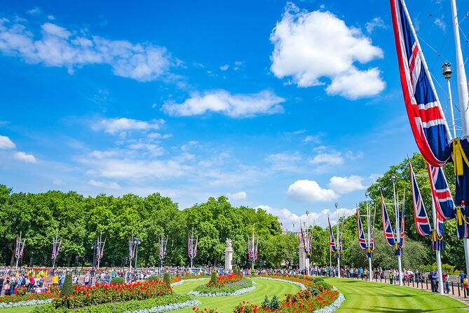 Buckingham Palace Exterior and Royal History Private Tour - Choosing the two-hour option