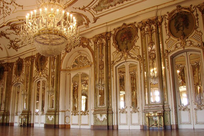 Buckingham Palace Exterior and Royal History Private Tour - Walking pace, access, and practical planning