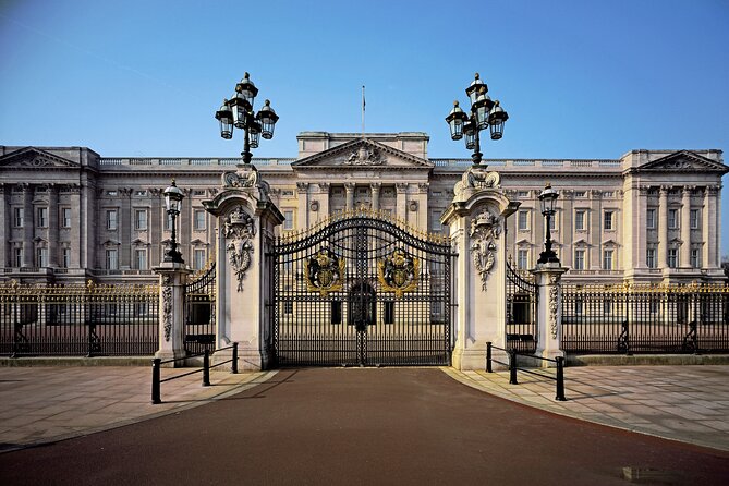 Buckingham Palace: Official State Rooms Entry Ticket - Walking through the garden and leaving the Palace