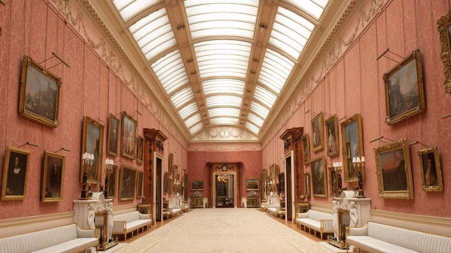 Buckingham Palace State Rooms Entry & Royal London Audio App - A self-guided visit, not a live palace tour