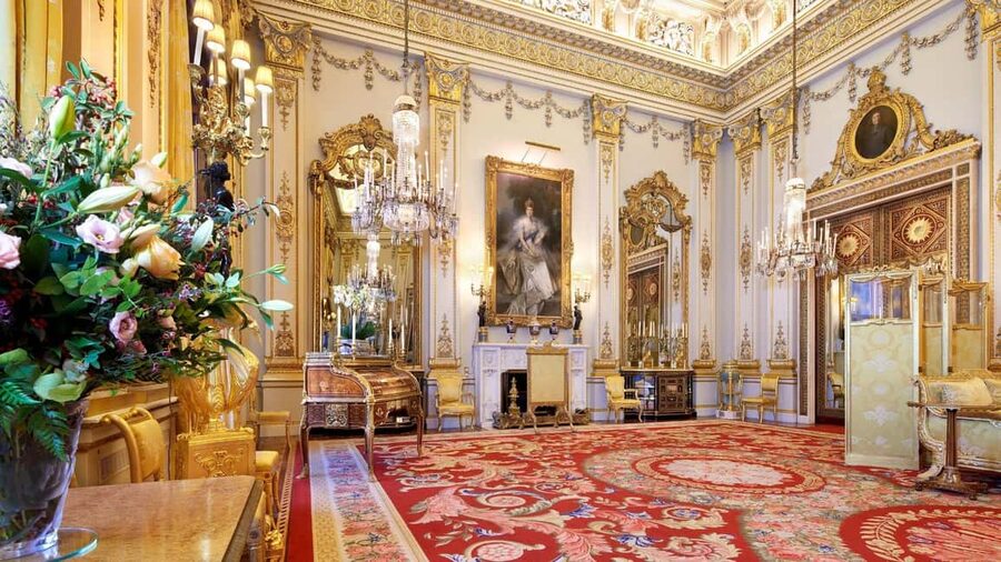 Buckingham Palace State Rooms Entry & Royal London Audio App - Continuing through royal London with the app