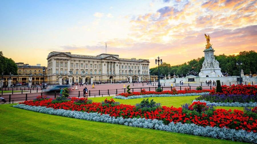 Buckingham Palace State Rooms Entry & Royal London Audio App - The White Drawing Room and Throne Room