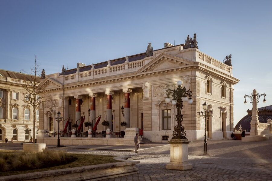 Buda Castle: Hungarian Delicacies & Historical Exhibition - A meal with a view beside Matthias Fountain