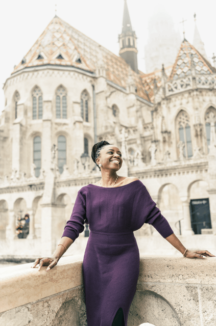 Buda Castle: Private photoshoot with a local guide - Morning light or a night-time mood
