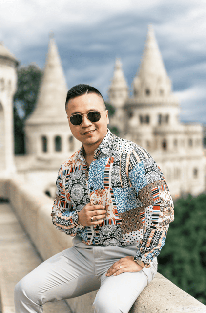 Buda Castle: Private photoshoot with a local guide - The 20 edited pictures and the 48-hour wait