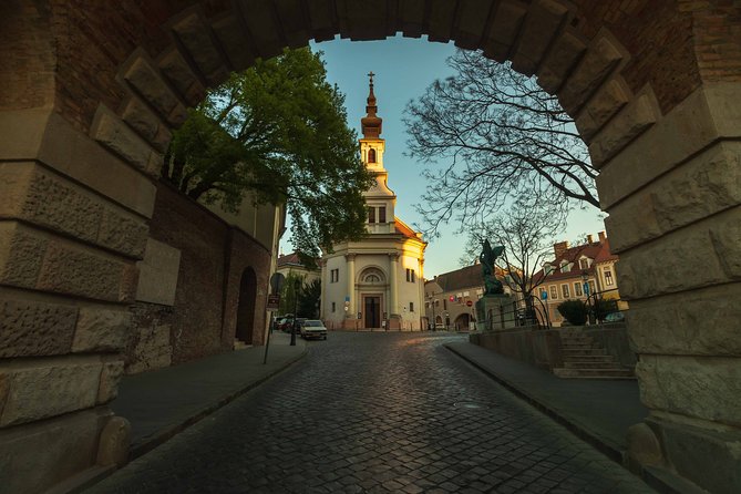 Buda Castle Quarter Walking Tour - Thirty minutes inside Matthias Church