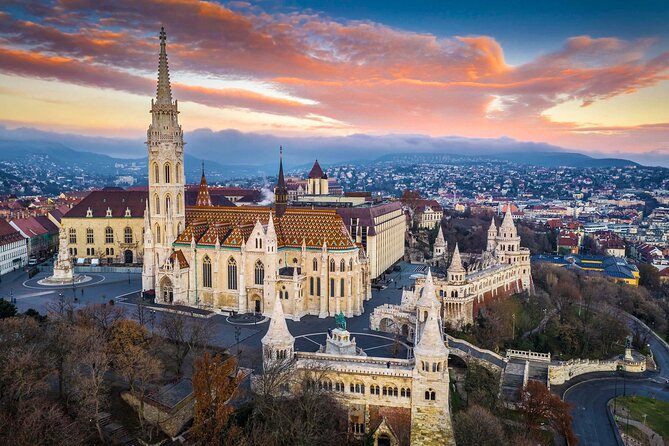 Buda Castle Walking Tour with Audioguide on Your Smartphone - Starting at Vienna Gate and finding the route