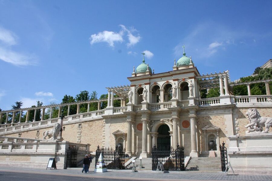 Budapest: Buda Castle Private Walking Tour - Why Buda Castle deserves a full morning or afternoon