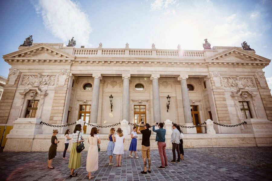 Budapest: Buda Castle Walk with Saint Stephen's Hall - Should you book the Buda Castle Walk?