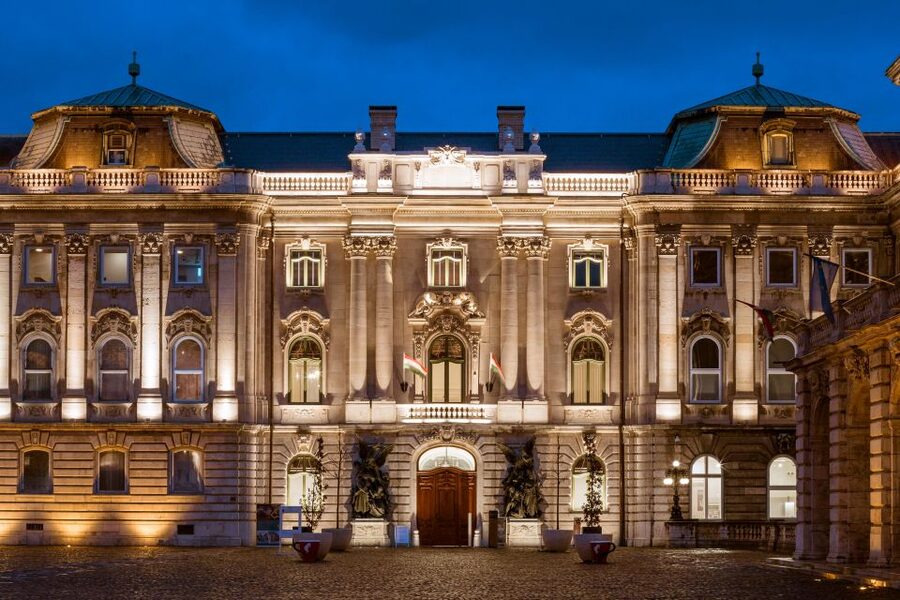 Budapest: Buda Castle Walk with Saint Stephen's Hall - Who will enjoy this walk most