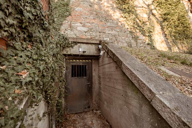 Budapest: The WWII Siege of Buda Castle & Bomb Shelter Tour - Leaving the caves and continuing along Lovas Way