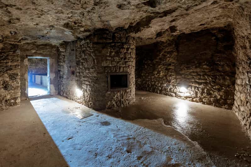 Budapest: The WWII Siege of Buda Castle & Bomb Shelter Tour - Who will enjoy this tour most