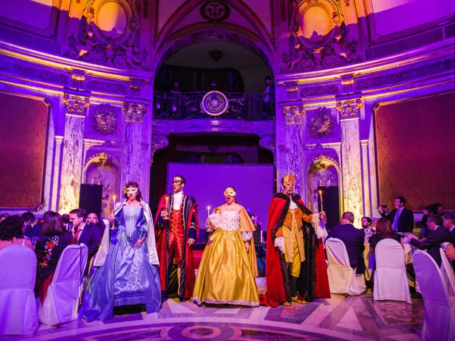 Buenos Aires: Gala Lírica Tickets at Palacio Paz. - Dress code and practical preparation