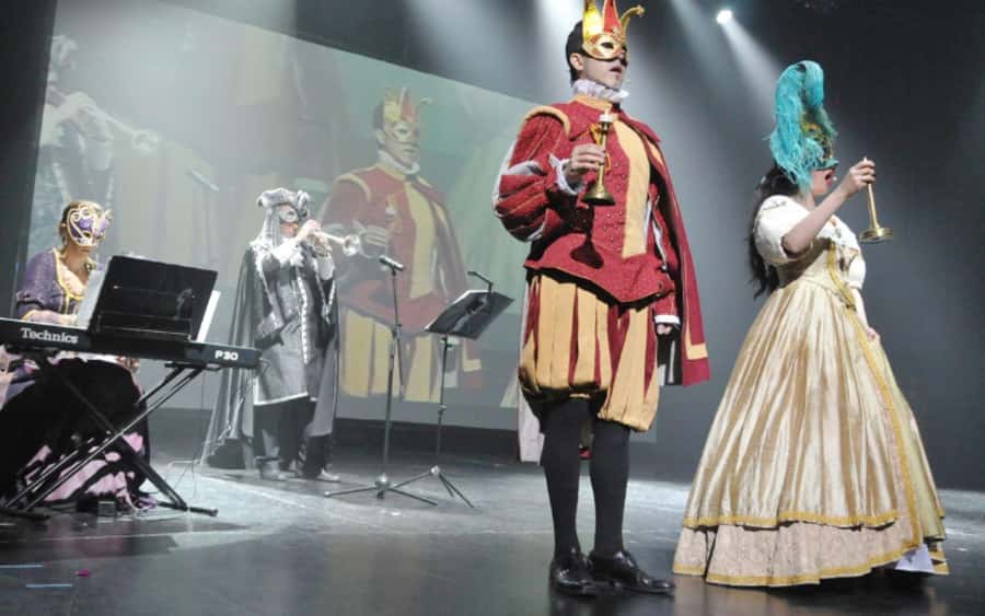 Buenos Aires: Gala Lírica Tickets at Palacio Paz. - The music, humor, and language of the show