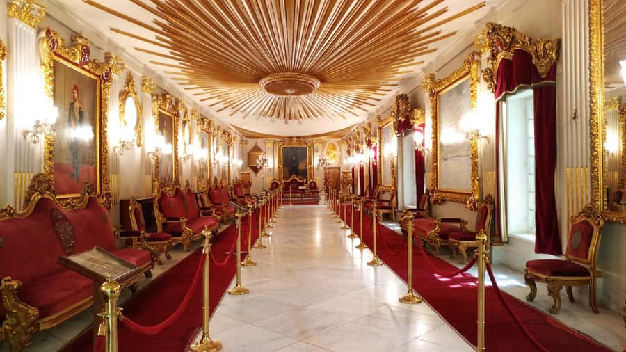Cairo Heritage Tour: Golden Palace, Oldest Mosque with Lunch - Mohamed Ali Palace and its gilded interiors