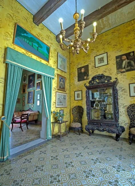 Casa Rocca Piccola Palace and Museum Entrance Ticket - The garden, parrot, and family Bentley
