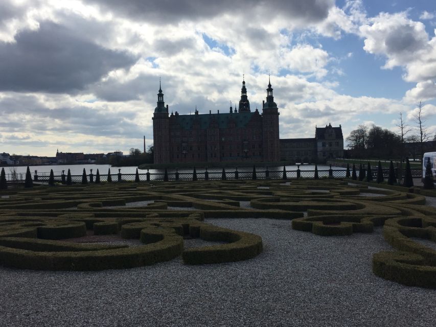 Castles: Kronborg (Hamlet) & Frederiksborg - What the price includes, and what it does not