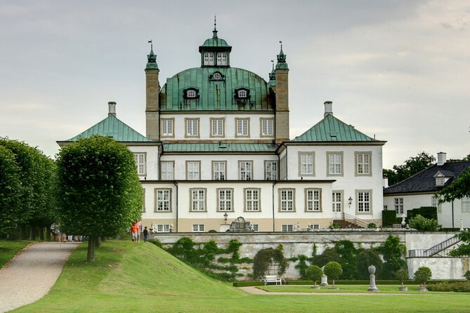 Castles of Kronborg and Frederiksborg from Copenhagen by Car - Frederiksborg Castle turns the day into a full castle tour