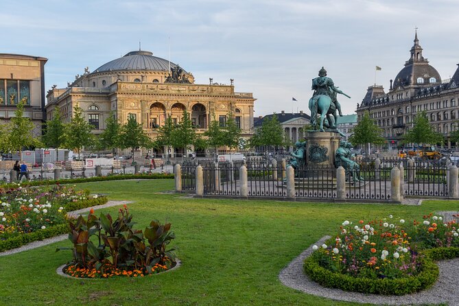 Castles of Kronborg and Frederiksborg from Copenhagen by Car - Timing, clothing, and small details that matter