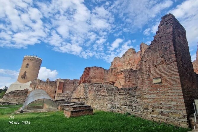 Ceaușescu’s Execution Site and Vlad the Impaler palace Târgoviște - Guides who make the history easier to follow