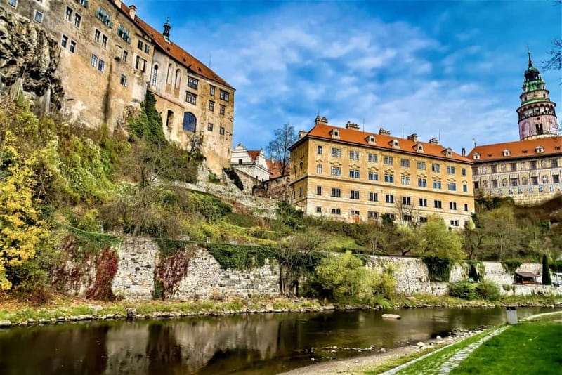 Cesky Krumlov: Express Walk with a Local in 60 minutes - What this one-hour walk is really for