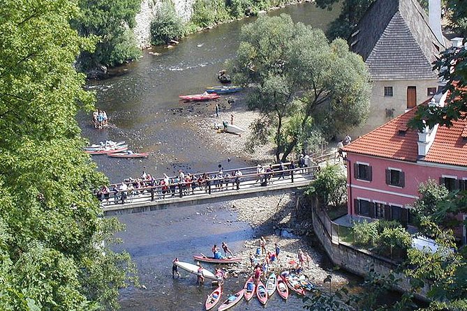 Cesky Krumlov Full day tour from Prague and back - Crossing the Vltava for lunch