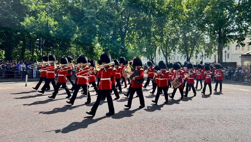 Changing of the Guard at Buckingham Palace Walking Tour - Key points to know before you go