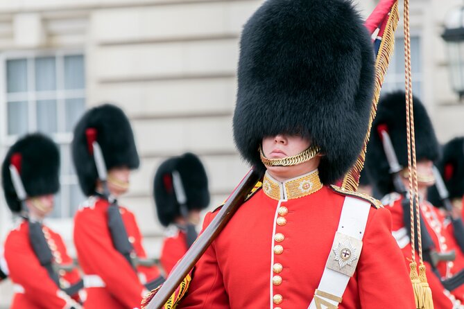 Changing of the Guard Guided Tour at Buckingham Palace - Why the guide matters so much