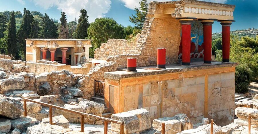 Chania/Rethymno: Knossos Palace & Heraklion City Tour - The coach ride across northern Crete