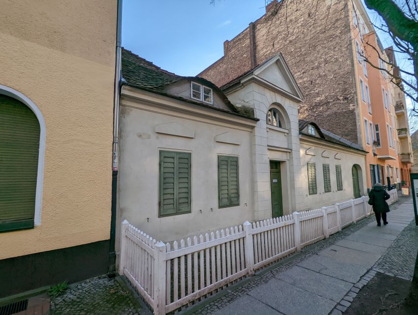 Charlottenburg: 2-Hour City Walking Tour - Klausener Kiez and the pleasure of ordinary Berlin