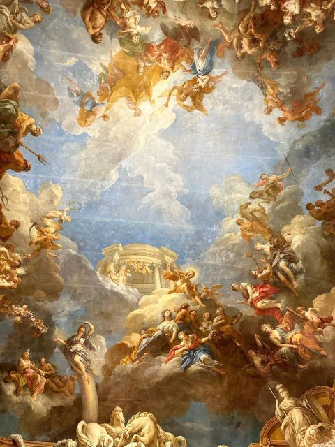 Chateau de Fontainebleau & Chateau de Versailles - Lunch in Fontainebleau: freedom with a time limit