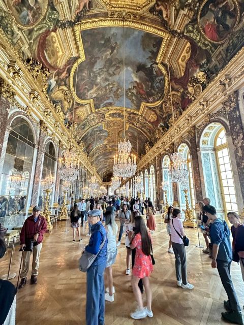 Chateau de Fontainebleau & Chateau de Versailles - What the driver-guide actually does